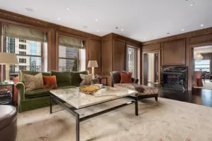 159 E Walton Pl, Chicago, IL 60611 - Photo 12