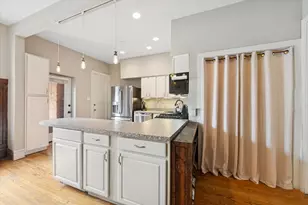 523 W Belmont Ave, Chicago, IL 60657 - Photo 14