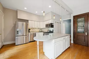 523 W Belmont Ave, Chicago, IL 60657 - Photo 16