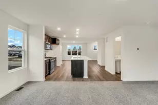 361 Bridgeview Ct, Saint Charles, IL 60174 - Photo 8