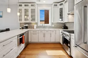 2442 N Clybourn Ave, Chicago, IL 60614 - Photo 2