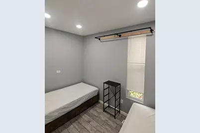 8600 S Muskegon Avenue, Chicago, IL 60617 - Photo 6