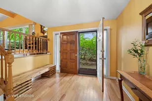 1239 Cambridge Ct, Highland Park, IL 60035 - Photo 2