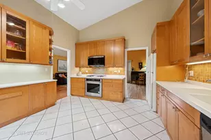 1239 Cambridge Ct, Highland Park, IL 60035 - Photo 8