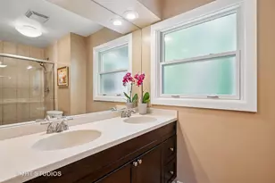 1239 Cambridge Ct, Highland Park, IL 60035 - Photo 20