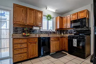 7707 Mobile Ave, Burbank, IL 60459 - Photo 6