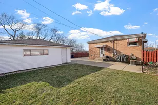 2949 W 100th St, Evergreen Park, IL 60805 - Photo 4