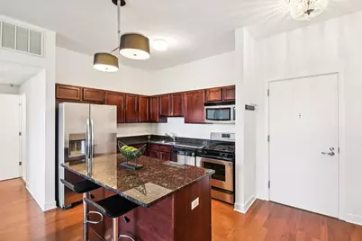 6000 N Cicero Avenue #410, Chicago, IL 60646 - Photo 12