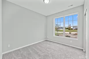 530 S Preston St, Cortland, IL 60112 - Photo 4