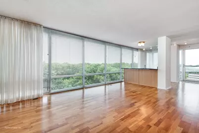 9725 Woods Drive #802, Skokie, IL 60077 - Photo 4