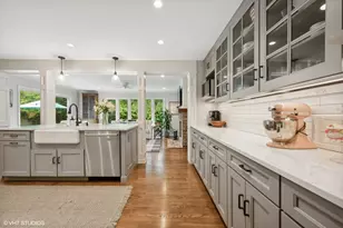 240 Riverside Dr, Northfield, IL 60093 - Photo 6