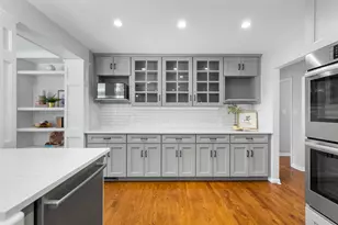 240 Riverside Dr, Northfield, IL 60093 - Photo 10