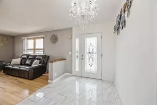 6614 Kane Ave, Hodgkins, IL 60525 - Photo 2