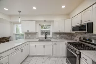 6614 Kane Ave, Hodgkins, IL 60525 - Photo 8