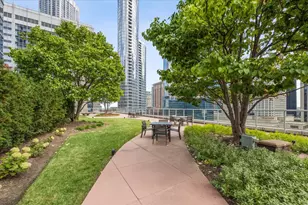 240 E Illinois St, Chicago, IL 60611 - Photo 30