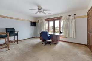 41W072 Bowes Rd, Elgin, IL 60124 - Photo 22