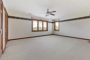 41W072 Bowes Rd, Elgin, IL 60124 - Photo 20