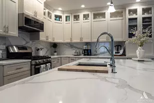 124 Sunrise Ave, Willowbrook, IL 60527 - Photo 12