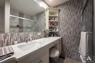 124 Sunrise Ave, Willowbrook, IL 60527 - Photo 34