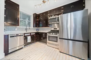 9330 S 50th Ave, Oak Lawn, IL 60453 - Photo 6