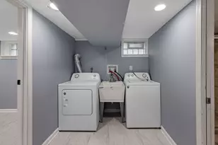 320 Streamside Dr, Harvey, IL 60426 - Photo 14