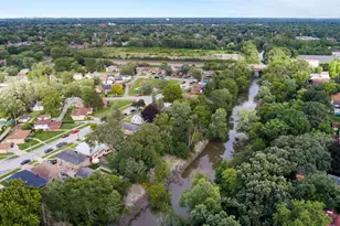 320 Streamside Dr, Harvey, IL 60426 - Photo 6