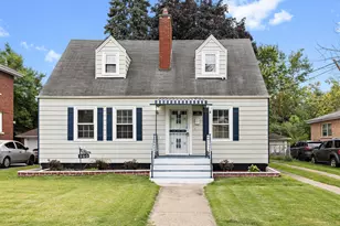 320 Streamside Dr, Harvey, IL 60426 - Photo 1