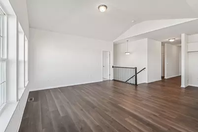 300 N Aspen Drive, Cortland, IL 60112 - Photo 6