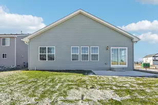 300 N Aspen Dr, Cortland, IL 60112 - Photo 40