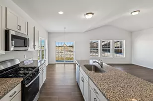 300 N Aspen Dr, Cortland, IL 60112 - Photo 12