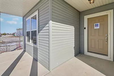 300 N Aspen Drive, Cortland, IL 60112 - Photo 4