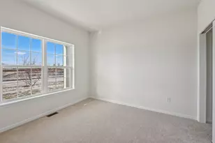 300 N Aspen Dr, Cortland, IL 60112 - Photo 16