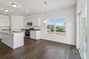 300 N Aspen Dr, Cortland, IL 60112 - Photo 14