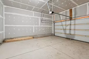 300 N Aspen Dr, Cortland, IL 60112 - Photo 30