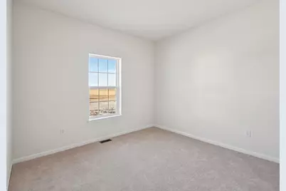 300 N Aspen Drive, Cortland, IL 60112 - Photo 18