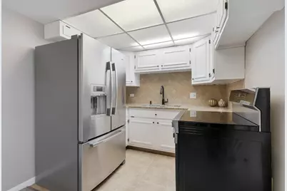 2900 Maple Avenue #17E, Downers Grove, IL 60515 - Photo 10