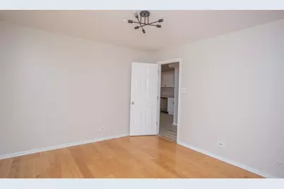 2533 E 83rd Street, Chicago, IL 60617 - Photo 6