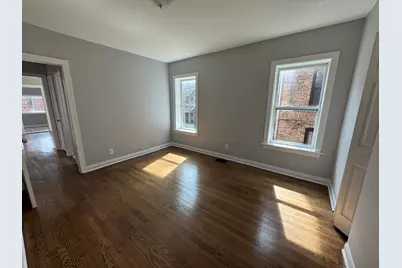 7847 S Bennett Avenue, Chicago, IL 60649 - Photo 4