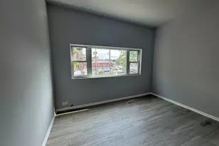 7847 S Bennett Ave, Chicago, IL 60649 - Photo 12