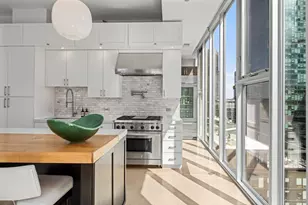 550 N St Clair St, Chicago, IL 60611 - Photo 12