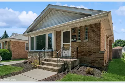 6334 N Kildare Avenue, Chicago, IL 60646 - Photo 1