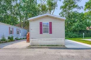 37 S Branch Rd, Northfield, IL 60093 - Photo 2