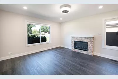 1325 Fairfax Lane, Buffalo Grove, IL 60089 - Photo 8