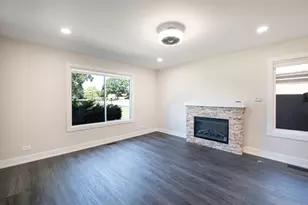 1325 Fairfax Ln, Buffalo Grove, IL 60089 - Photo 8