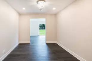 1325 Fairfax Ln, Buffalo Grove, IL 60089 - Photo 12