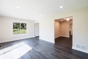 1325 Fairfax Ln, Buffalo Grove, IL 60089 - Photo 14