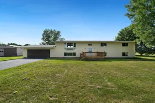 22005 Harmony Rd, Marengo, IL 60152 - Photo 2