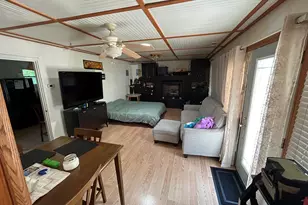 194 S Collins St, South Elgin, IL 60177 - Photo 2