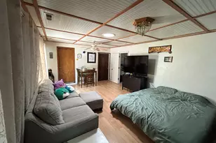 194 S Collins St, South Elgin, IL 60177 - Photo 4