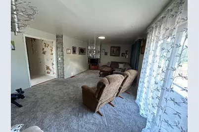 194 S Collins Street, South Elgin, IL 60177 - Photo 8